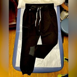 Figs Zamora scrub pants. Women’s medium regular.